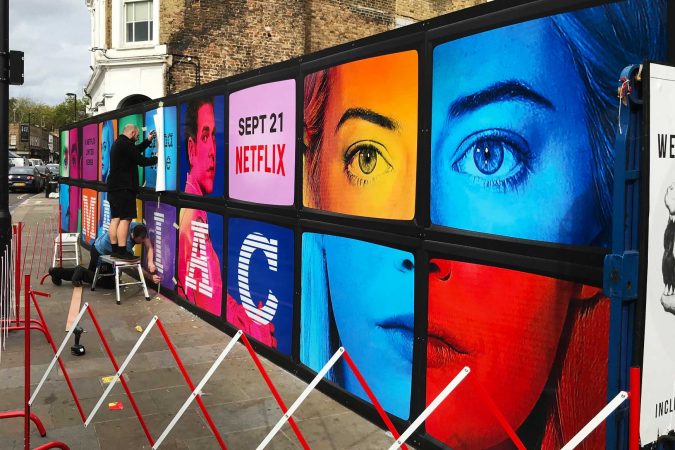 Installation Netflix hoarding Build hollywood